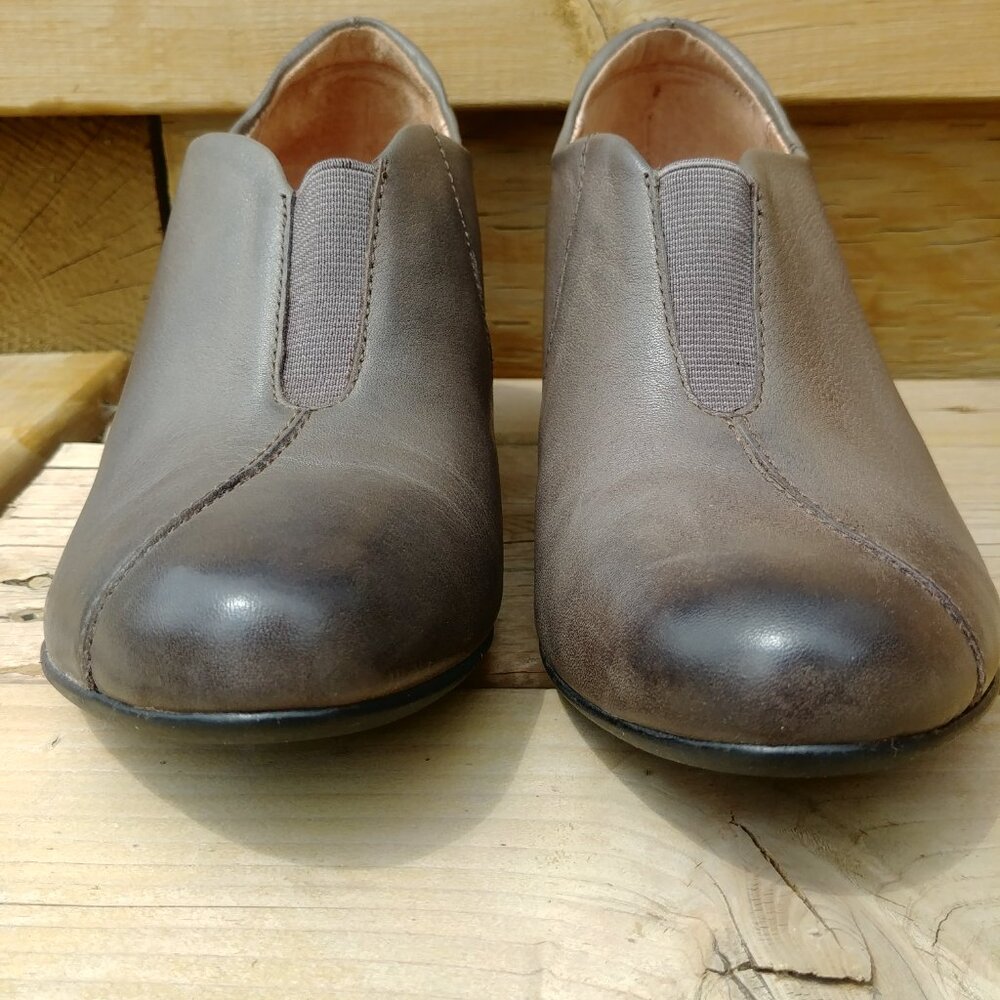 Taos taupe leather grey/brown ankle boots booties shoes low heel size 7 - Picture 7 of 14